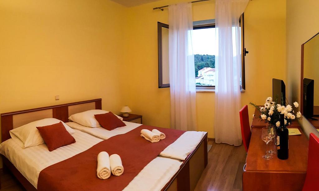 Guesthouse Pomena Zewnętrze zdjęcie