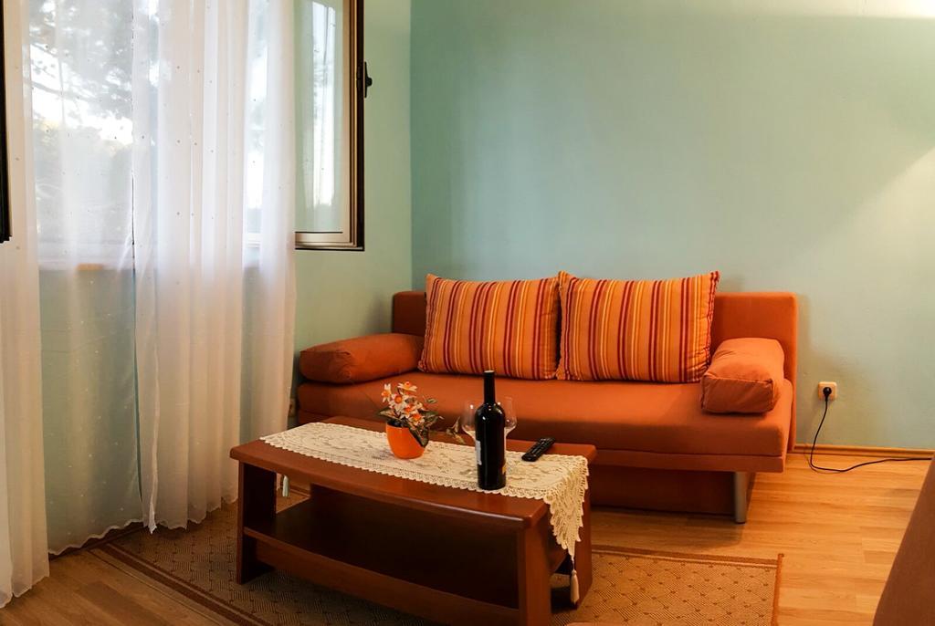 Guesthouse Pomena Zewnętrze zdjęcie